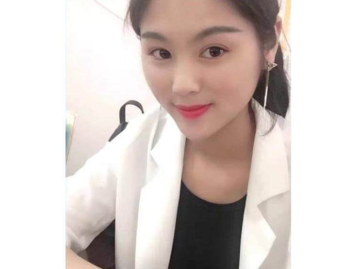 资深教师付小羽